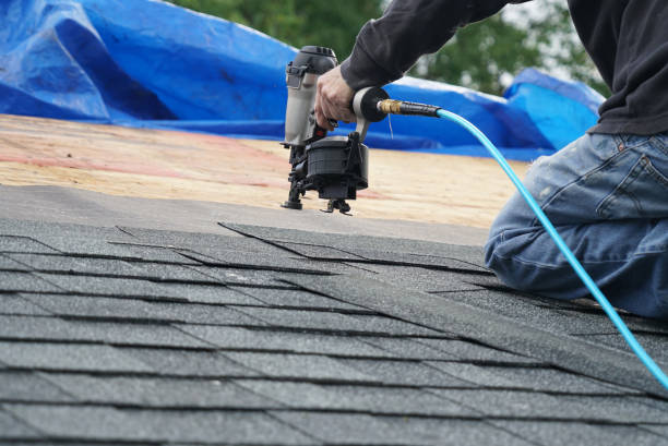 Roof Gutter Cleaning in Lynnwood Pricedale, PA
